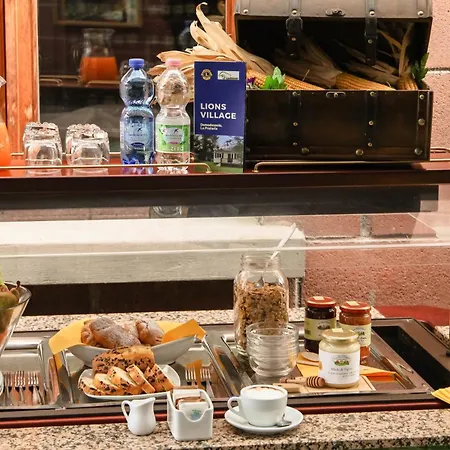 Lions Village 도모도솔라